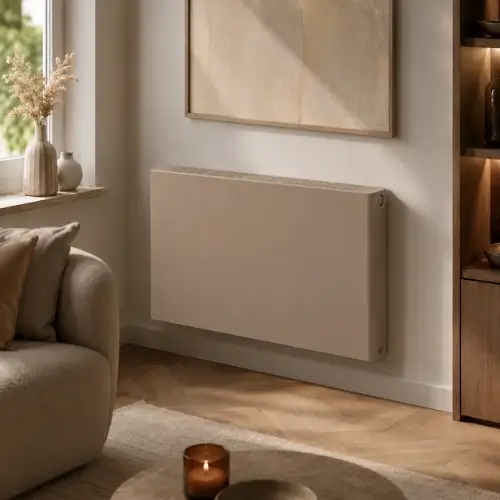 Beige paneelradiator in warm interieur - cappuccino kleur past bij Japandi en wabi-sabi trend van warmer minimalisme met aardse tinten en natuurlijke materialen