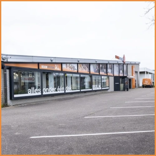 Radiator outlet showroom ervaring Roosendaal: 1000 m² fysieke ervaring met EcoRad uitverkoop radiatoren, beide kleuren chroom mat goud cappuccino mat zwart fysiek bekijkbaar met 20% afhaalkorting