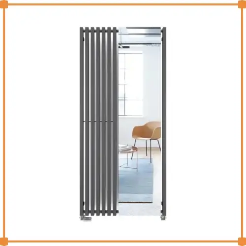 Verticale design radiator als blikvanger in modern interieur - uitgesproken vormgeving die weinig muurruimte inneemt en veel warmte geeft